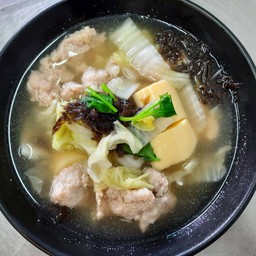 แกงจืดสาหร่ายเต้าหู้