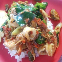 ข้าวผัดฉ่าทะเล