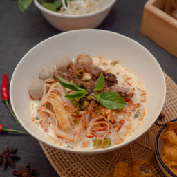 ก๋วยเตี๋ยวต้มยำน้ำข้นเนื้อ