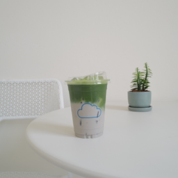 Matcha Sesame Soy Milk (มัทฉะน้ำเต้าหู้งาดำ)