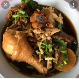 ก๋วยเตี๋ยวไก่ตุ๋น ตุ๋นเต็มตีน มายเฟรนด์ลี่