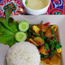 ข้าวผัดฉ่าปลากะพงทอดกรอบ