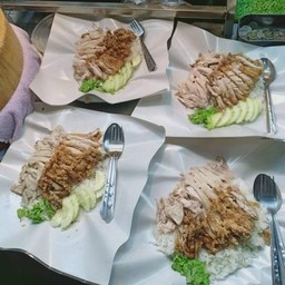 ข้าวมันไก่รวมพิเศษ