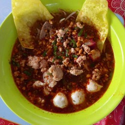 ก๋วยเตี๋ยวเรือรสเด็ด เจ๊วรรณ