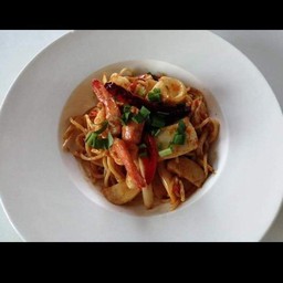 สปาผัดต้มยำทะเล