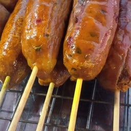 ร้านไส้กรอกริมทางรังสิต ปั๊มปตท. รังสิต-นครนายก คลองหนึ่ง