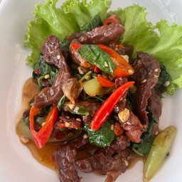 กระเพราเนื้อเค็ม