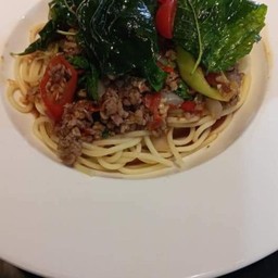 สปากะเพราเนื้อสับ