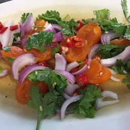 ยำไข่แดงเค็ม