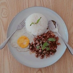 กระเพราโคขุน & กาแฟสด ครัวกล้าไม้