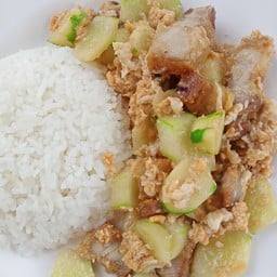 ผัดแตงกวาใส่ไข่