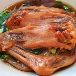 ก๋วยเตี๋ยวเป็ดพะโล้ (ปีกเป็ด) 鸭翅卤汤面