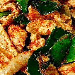 ผัดพริกแกงไก่