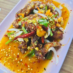 ยำไก่ทอด