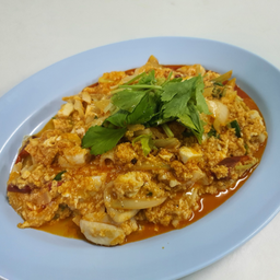 ปลาหมึกผัดไข่เค็ม