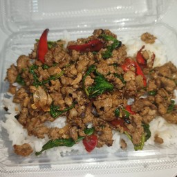 กระเพราหมูสับ