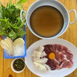 ส้มตำ ยำแซ่บ