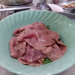 ก๋วยเตี๋ยวใบพาย( ได้เนื้อ100กรัมค่ะ )