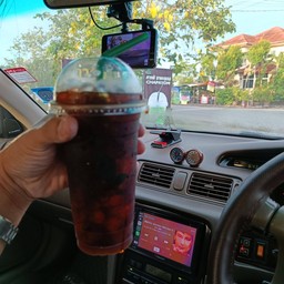คาเฟ่ ชาพะยอม ลำผักชี