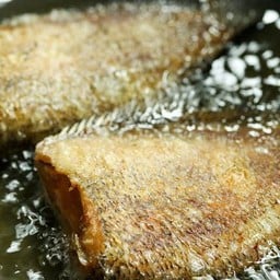 ปลาสลิดทอด(ชุดละ2ตัว)