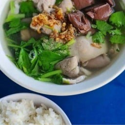 ร้านอยู่สุข  อาหารตามสั่ง  หมู่บ้านเอรวัณ