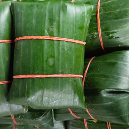 แหนมเนื้ออย่างดีห่อใบตองชุดละ