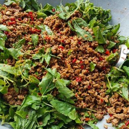 กะเพราพริกแห้ง /  Boww Restaurant ซอย7