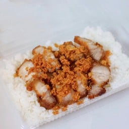 ข้าวอุ่นหมูทอด สารภี