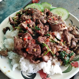กระเพราตับไก่