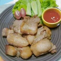 หมูสามชั้นทอดน้ำปลา