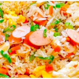 ข้าวผัดใส้กรอก