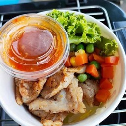 กระเพราเนื้อชิ้นรสเด็ด เผ็ด 3 ระดับ by เชฟนิว