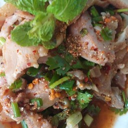 น้ำตกหมู