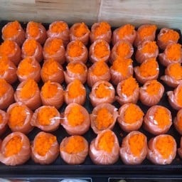 แซลมอนพันไข่กุ้ง