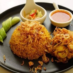 ข้าวหมกไก่ กระเพราเนื้อ บ้านสวนสาขา2