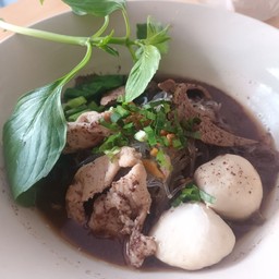 วุ้นเส้น หมูหมัก ตับ ลูกชิ้น