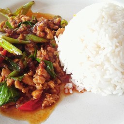 ข้าวผัดกะเพรา