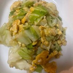 ผัดกระหล่ำปลีใส่ไข่