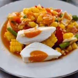 ตำข้าวโพดไข่เค็ม