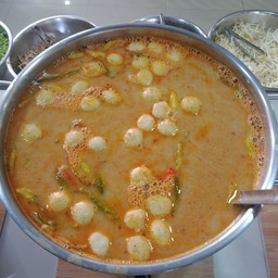 ขนมจีนกะทิปลาผักสด
