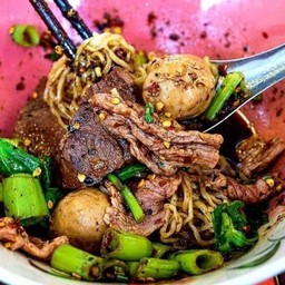 ข้าวขาหมูก๋วยเตี๋ยวเรือนรกแตก ก๋วยเตี๋ยวเรือนรกแตกติดBig cด้านหน้า ขาออก