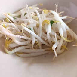 ถั่วงอกลวก