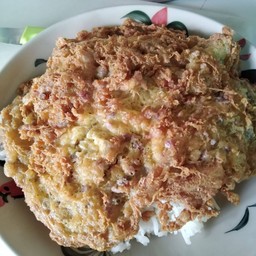 ข้าวไข่เจียวหมูสับแบบกรอบ