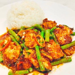 ข้าวผัดพริกแกงหมู