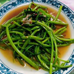 ผัดผักบุ้ง