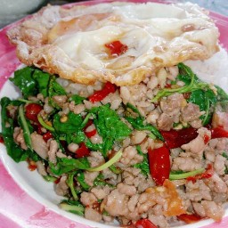 ไผ่ศรี ส้มตำ+ กะเพราพริกแห้ง แซ่บอิหลีเด้