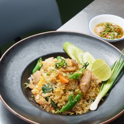 ข้าวผัดโบราณ หมูนุ่ม