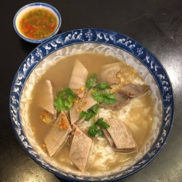 ข้าวต้มกระเพาะหมูซุปพริกไทย