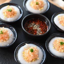 ขนมถ้วยนึ่งหน้ากุ้งสับเวียดนาม Banh Beo