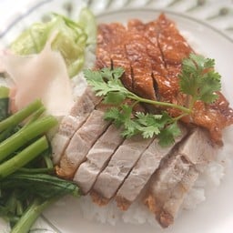 ร้านแดงเป็ดย่าง เย็นตาโฟคุณยายฉลวยใจบุญ